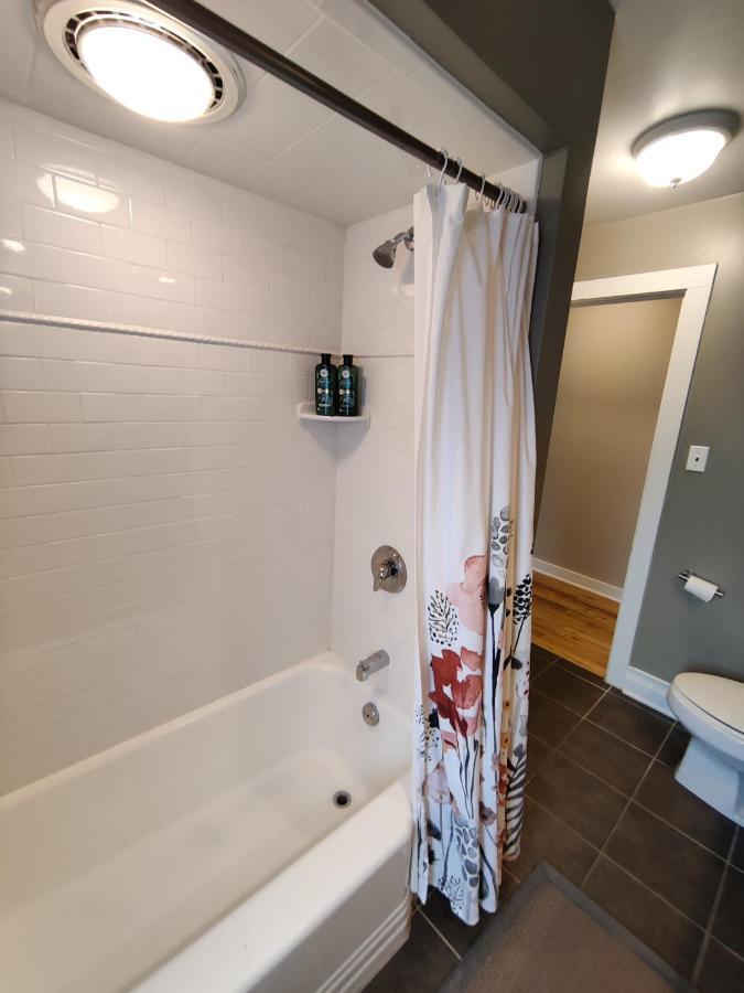 Historic Oak Park Home For 6 / Hemingway District Εξωτερικό φωτογραφία